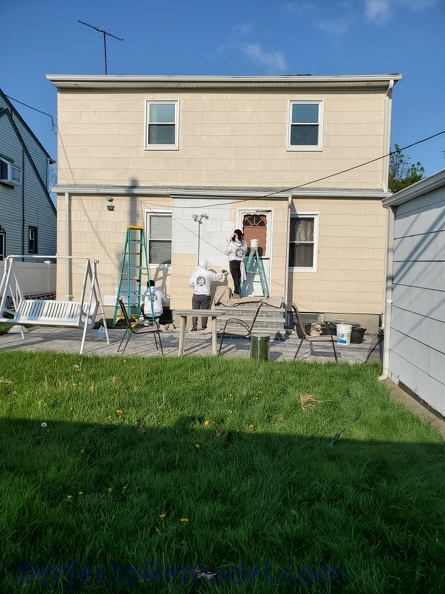 siding painting (2).jpeg