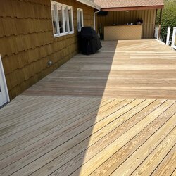 deck sanding
